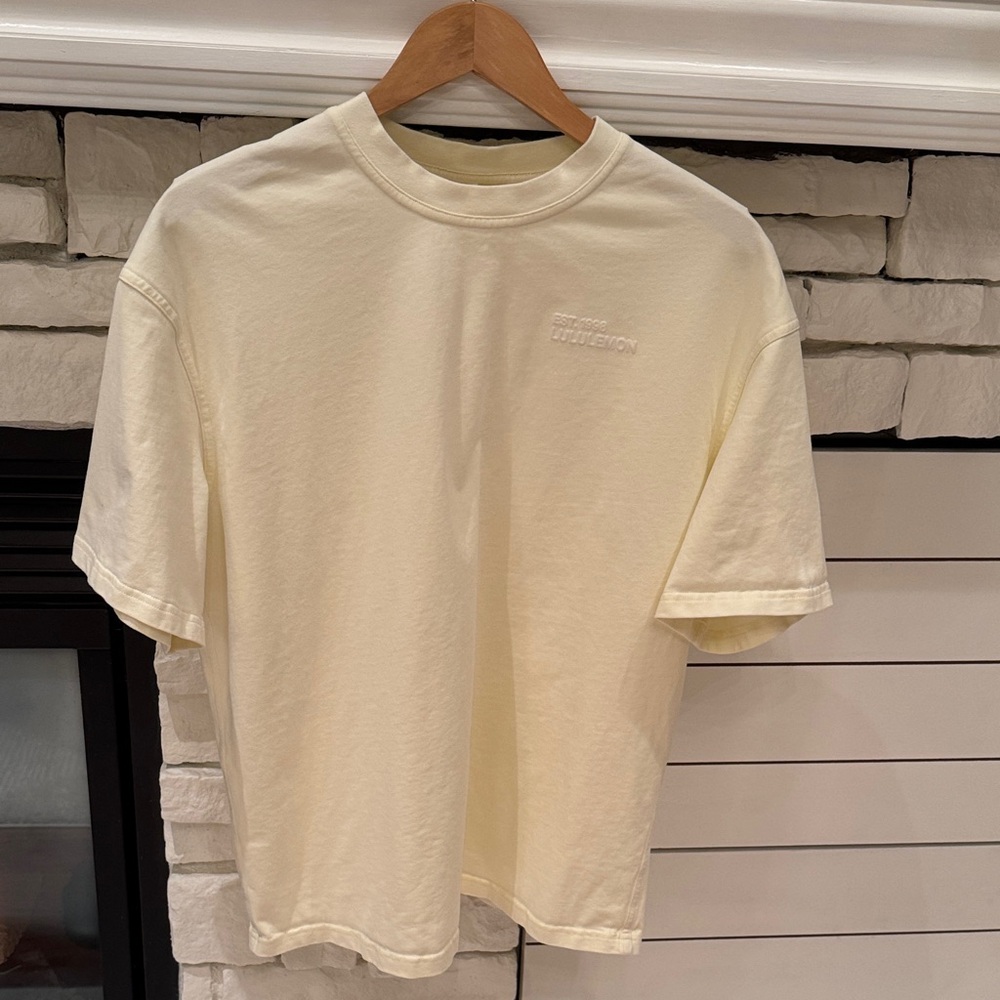 Men’s Lululemon Cream T-Shirt